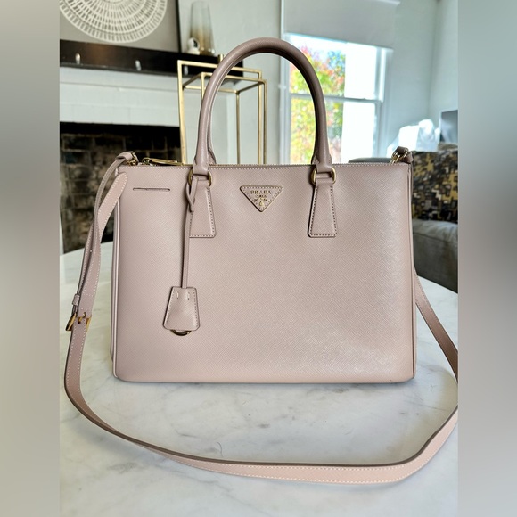 Prada Galleria handbag - Picture 3 of 17